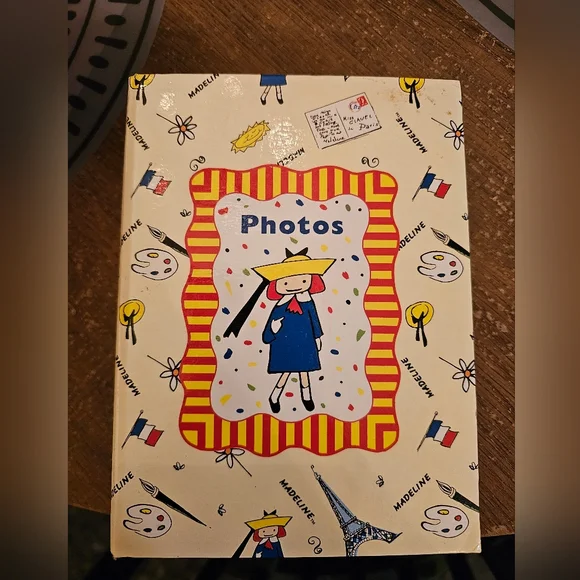 C.R. Gibson Madeline Photo Album Book Holds 120 Pictures Paris Eiffel Tower 90s - Picture 1 of 9
